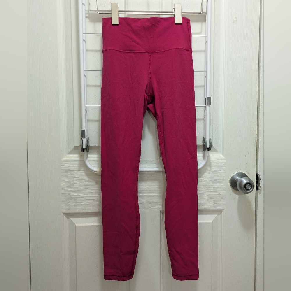 Vuori High-Waist Leggings in Berry Pink
